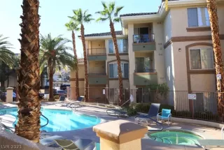 Photo #3: 2329755 Listing 