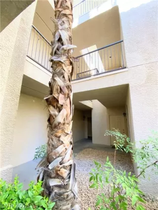 Photo #6: 2329755 Listing 