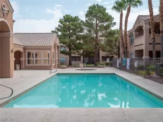 Photo #2: 2329759 Listing 
