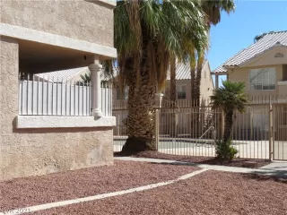 Photo #2: 2329775 Listing