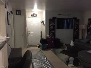 Photo #6: 2329775 Listing