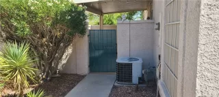 Photo #3: 2329777 Listing