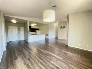 Photo #4: 2329803 Listing 