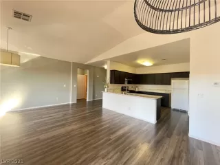 Photo #6: 2329803 Listing 