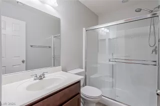 Photo #5: 2329814 Listing