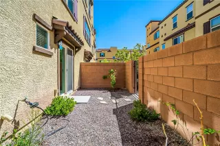 Photo #6: 2329814 Listing