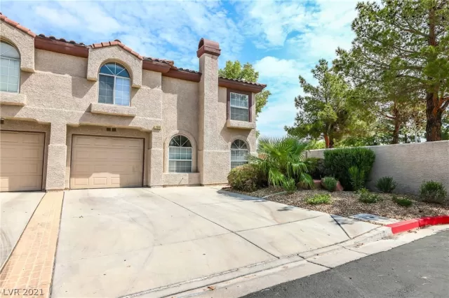 MLS: 2329818 Condo For Sale