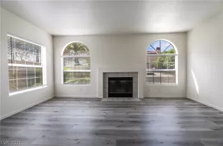 Photo #6: 2329818 Listing 