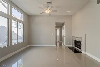 Photo #4: 2329825 Listing