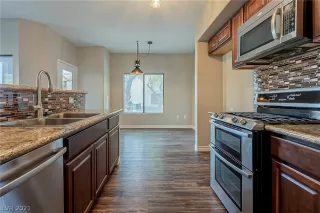 Photo #1: 2329854 Listing