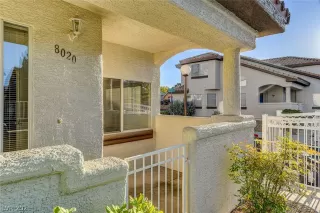 Photo #2: 2329857 Listing