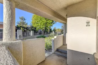 Photo #3: 2329857 Listing