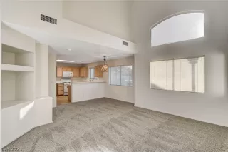 Photo #5: 2329857 Listing