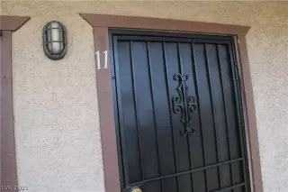 Photo #2: 2329869 Listing