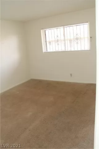 Photo #5: 2329869 Listing