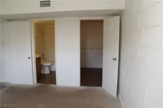 Photo #6: 2329869 Listing