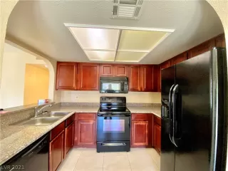 Photo #4: 2329883 Listing 