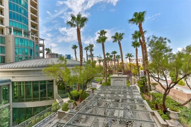 MLS: 2329894 Condo For Sale