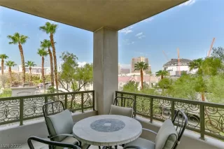 Photo #5: 2329894 Listing