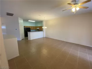 Photo #5: 2329900 Listing 