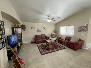 Photo #1: 2329901 Listing