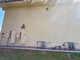 Photo #3: 2329904 Listing 