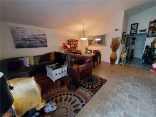 Photo #5: 2329904 Listing 