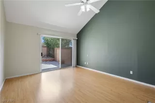 Photo #5: 2329939 Listing 
