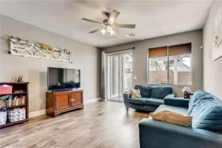 Photo #3: 2329951 Listing