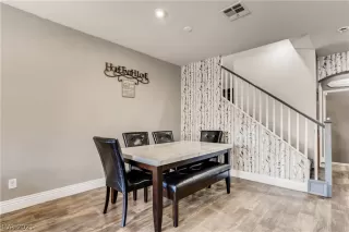 Photo #5: 2329951 Listing