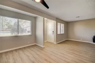 Photo #6: 2329988 Listing