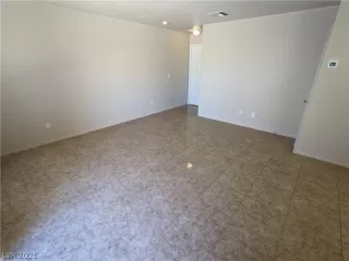 Photo #2: 2329995 Listing 