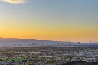 Photo #2: 2330011 Listing