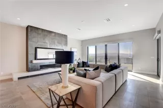 Photo #5: 2330011 Listing