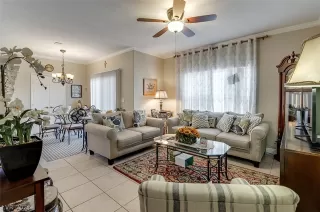 Photo #3: 2330031 Listing 