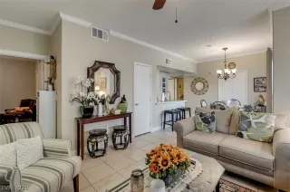 Photo #4: 2330031 Listing 