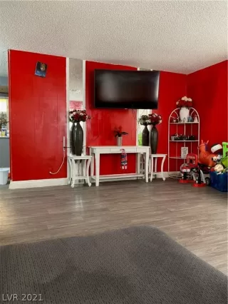 Photo #4: 2330043 Listing 