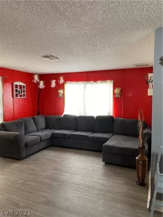 Photo #6: 2330043 Listing 