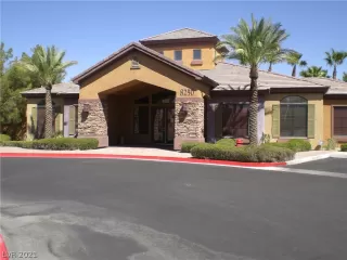 Photo #3: 2330052 Listing