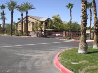 Photo #4: 2330052 Listing