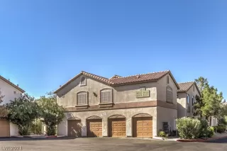 Photo #1: 2330060 Listing