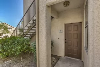 Photo #3: 2330060 Listing