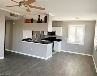 Photo #6: 2330070 Listing