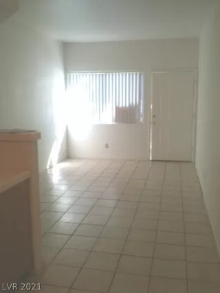 Photo #3: 2330072 Listing 