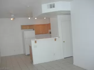 Photo #6: 2330072 Listing 