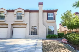 Photo #1: 2330095 Listing