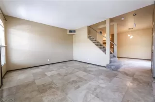 Photo #4: 2330095 Listing