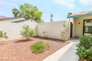 Photo #3: 2330097 Listing