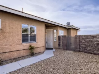 Photo #3: 2330111 Listing 