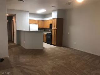 Photo #2: 2330134 Listing